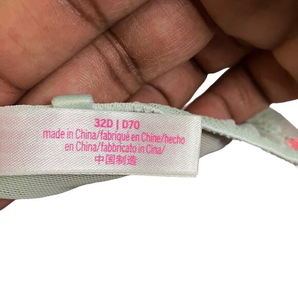 Victoria’s Secret PINK LIMITED EDITION The Date Wrap Push-Up Bra Size 32D - Picture 9 of 9